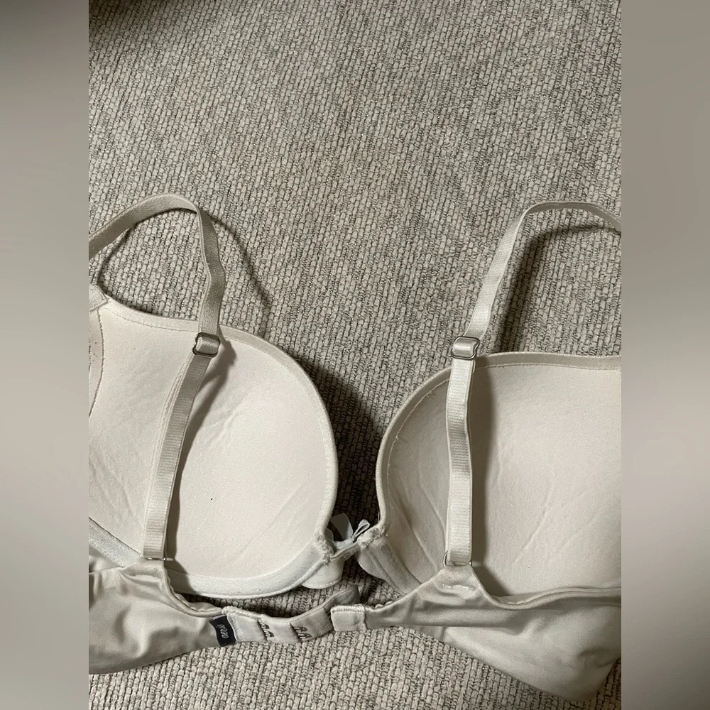 ✨Brooke Aerie White Bra Size 32C